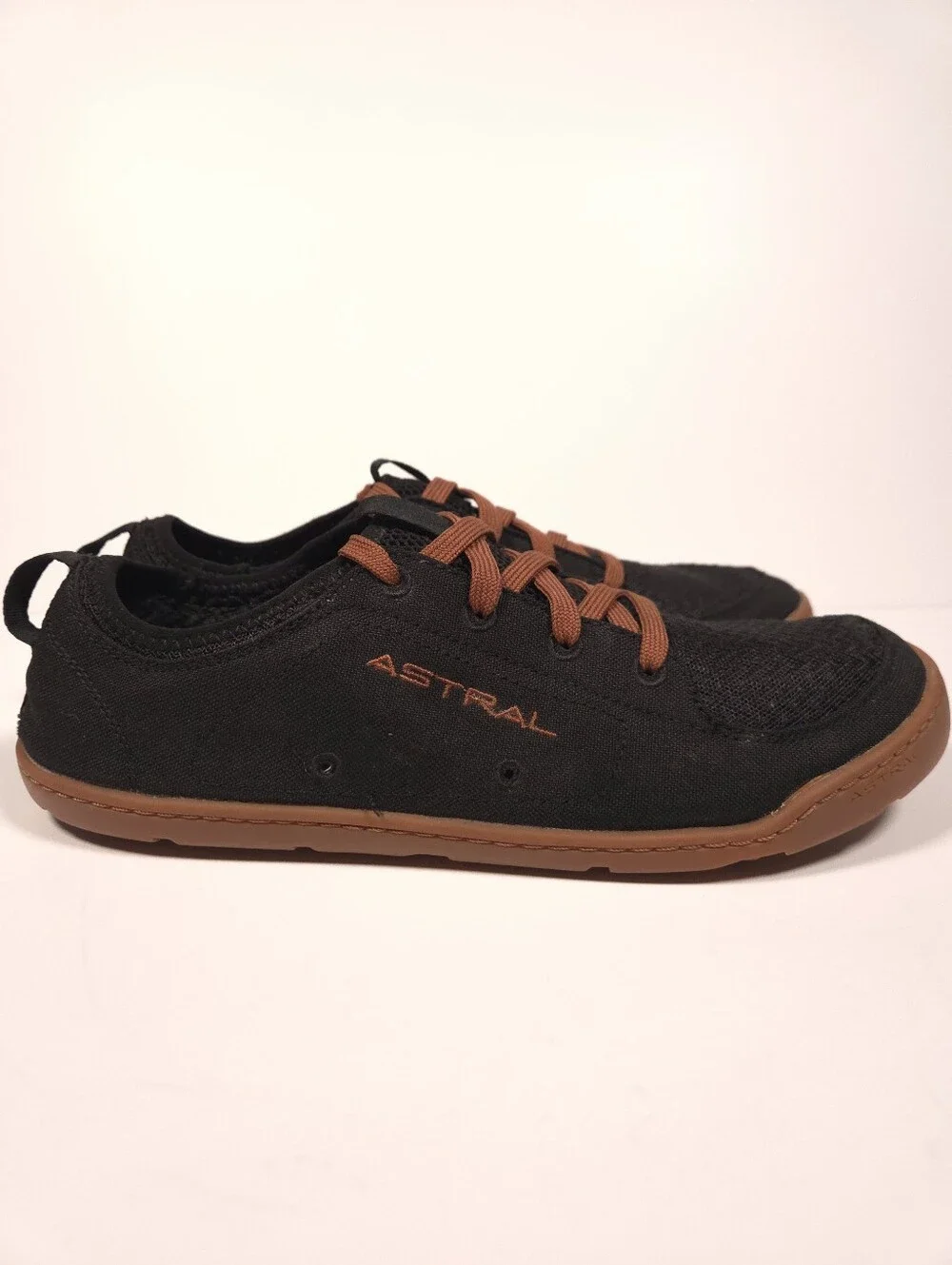 Astral Loyak Barefoot Water Shoes Mens Size 8 Black Brown V173 Lace Up GUC!